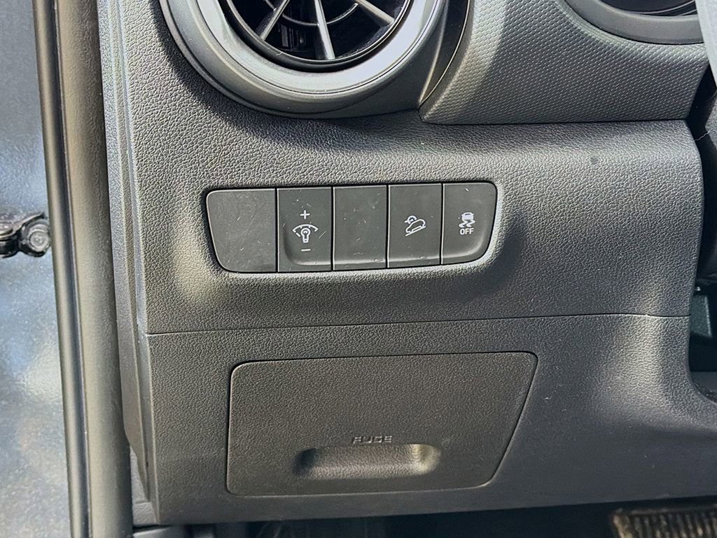 Used 2022 Hyundai Kona SEL image 27