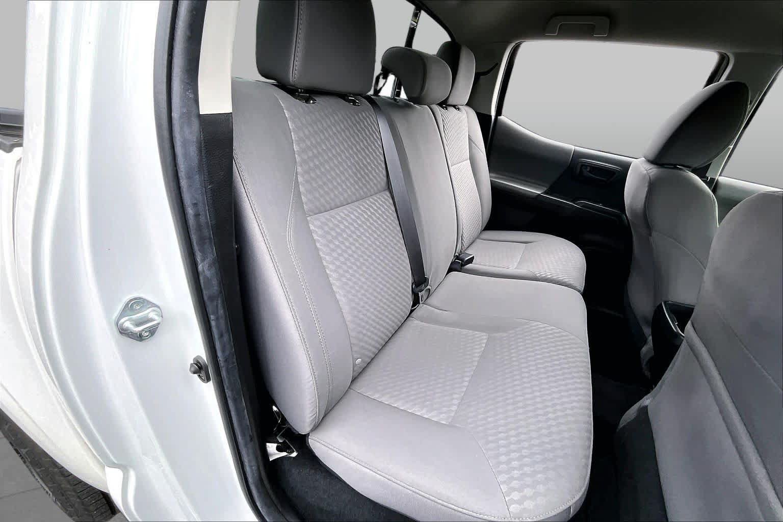 Used 2022 Toyota Tacoma SR AWD/4WD image 20