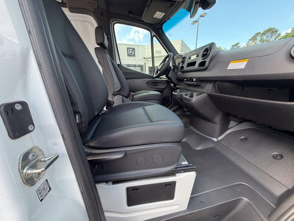 New 2025 Mercedes-Benz Sprinter 2500 image 26