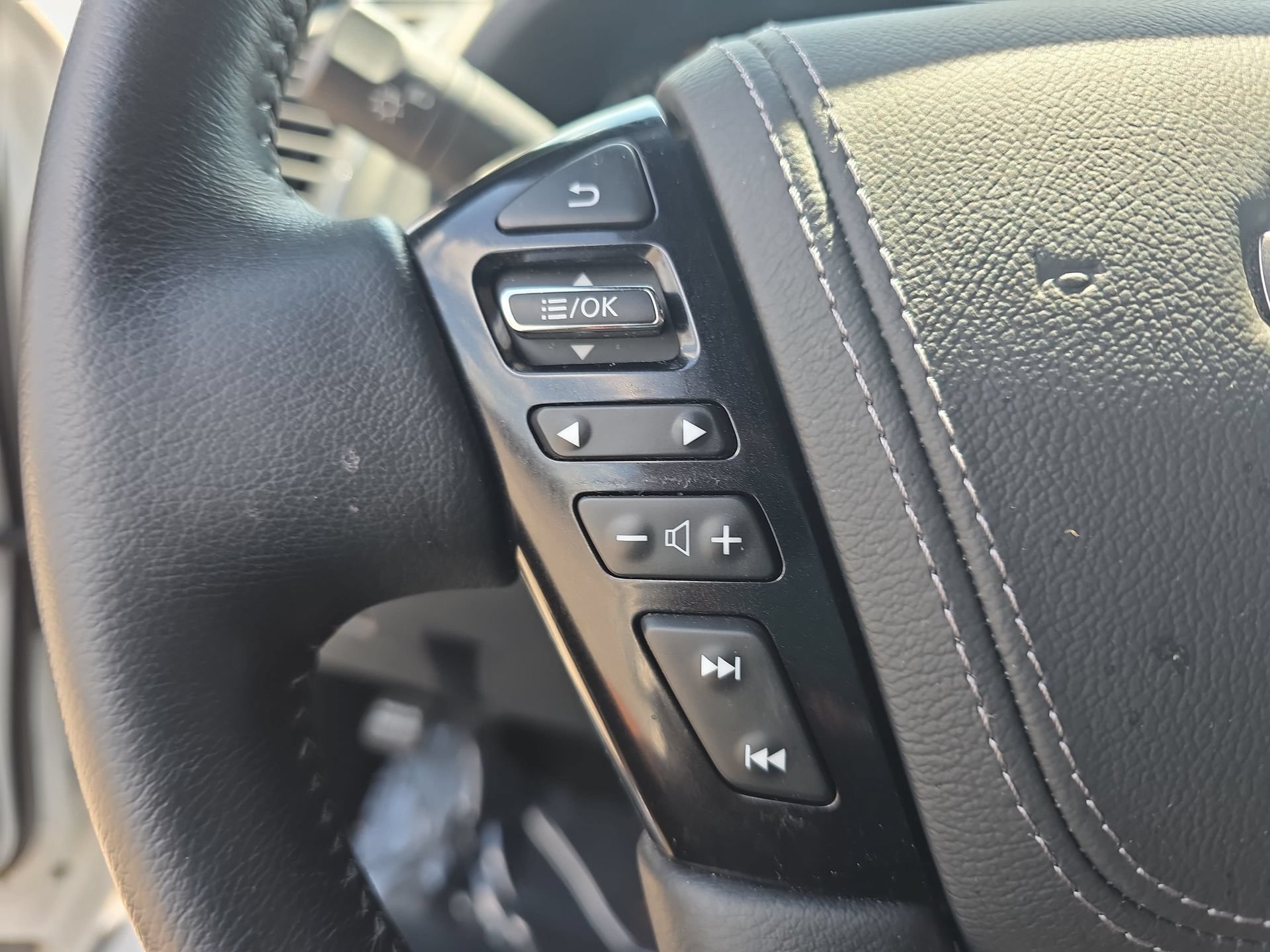 Used 2024 Nissan Armada Platinum w/ Captain's Chairs Package AWD/4WD image 17