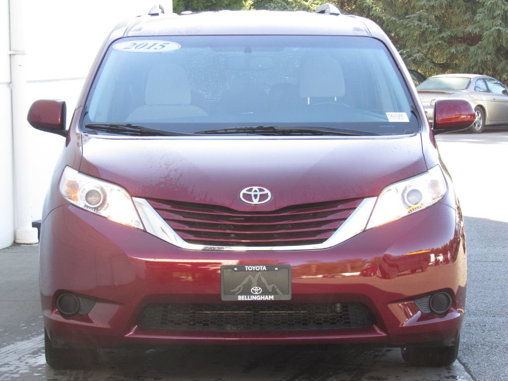 Used 2015 Toyota Sienna LE FWD image 3