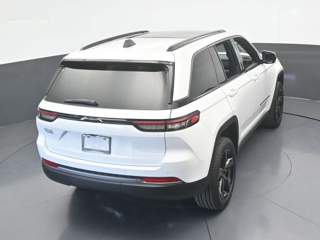 New 2026 Jeep Grand Cherokee Limited w/ Limited Altitude Package RWD image 45