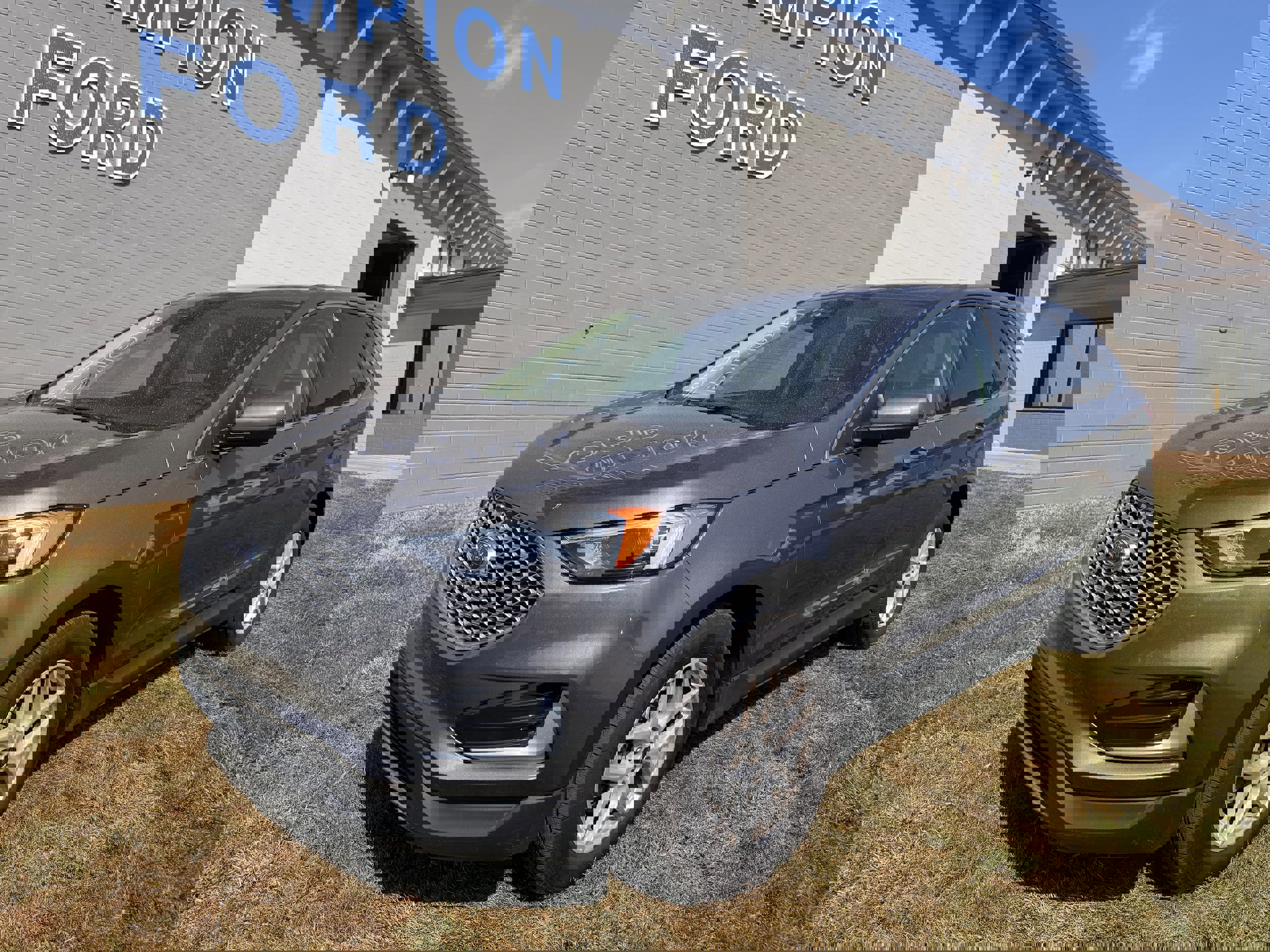 Used 2024 Ford Edge SEL image 2
