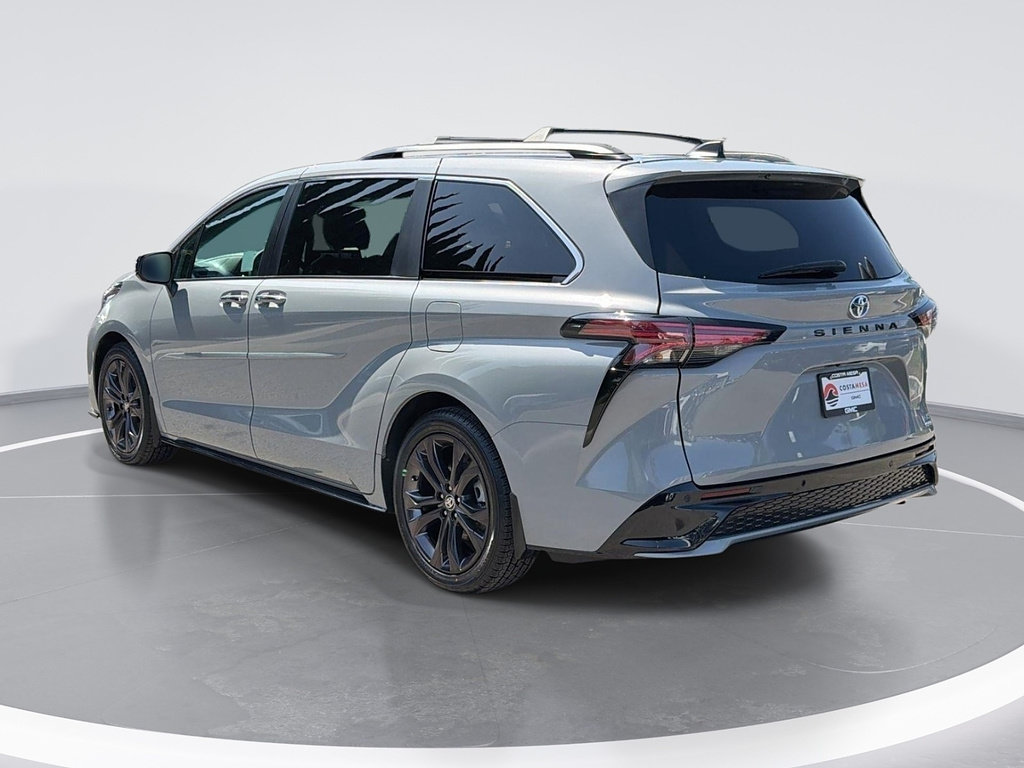 Used 2024 Toyota Sienna XSE w/ XSE Plus Package FWD image 5