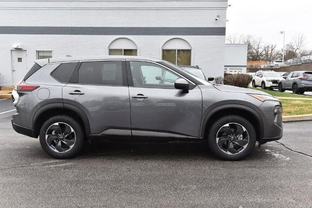 Certified 2025 Nissan Rogue SV image 5