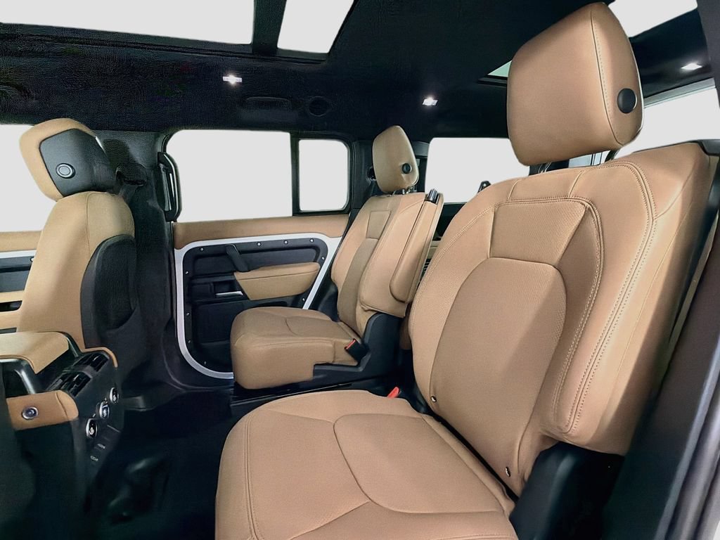 New 2026 Land Rover Defender 130 X-Dynamic SE AWD/4WD image 23