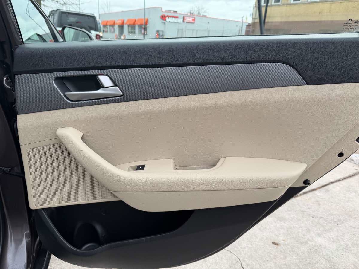 Used 2017 Hyundai Sonata SE image 20