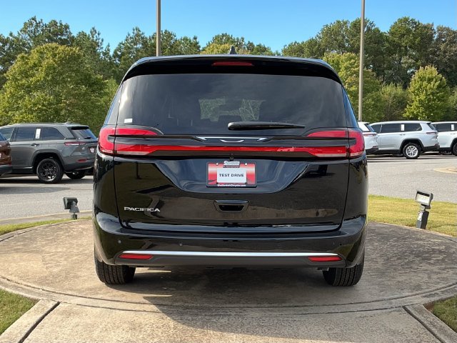 New 2027 Chrysler Pacifica Select FWD image 6