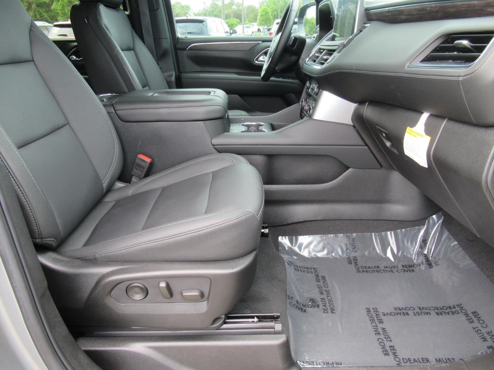 Used 2024 Chevrolet Suburban Z71 w/ Luxury Package AWD/4WD image 10