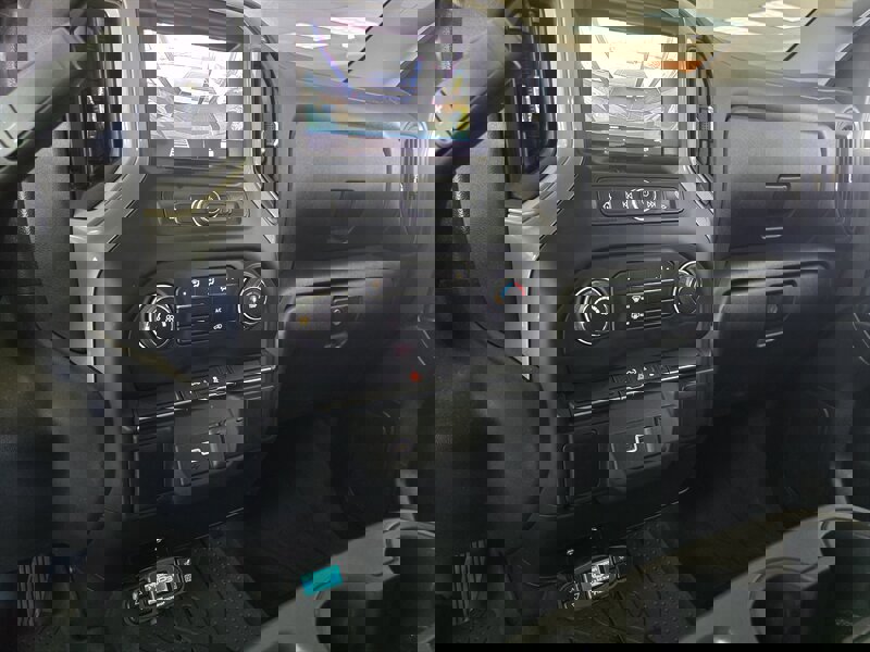 Used 2020 Chevrolet Silverado 1500 Custom w/ Custom Value Package image 20