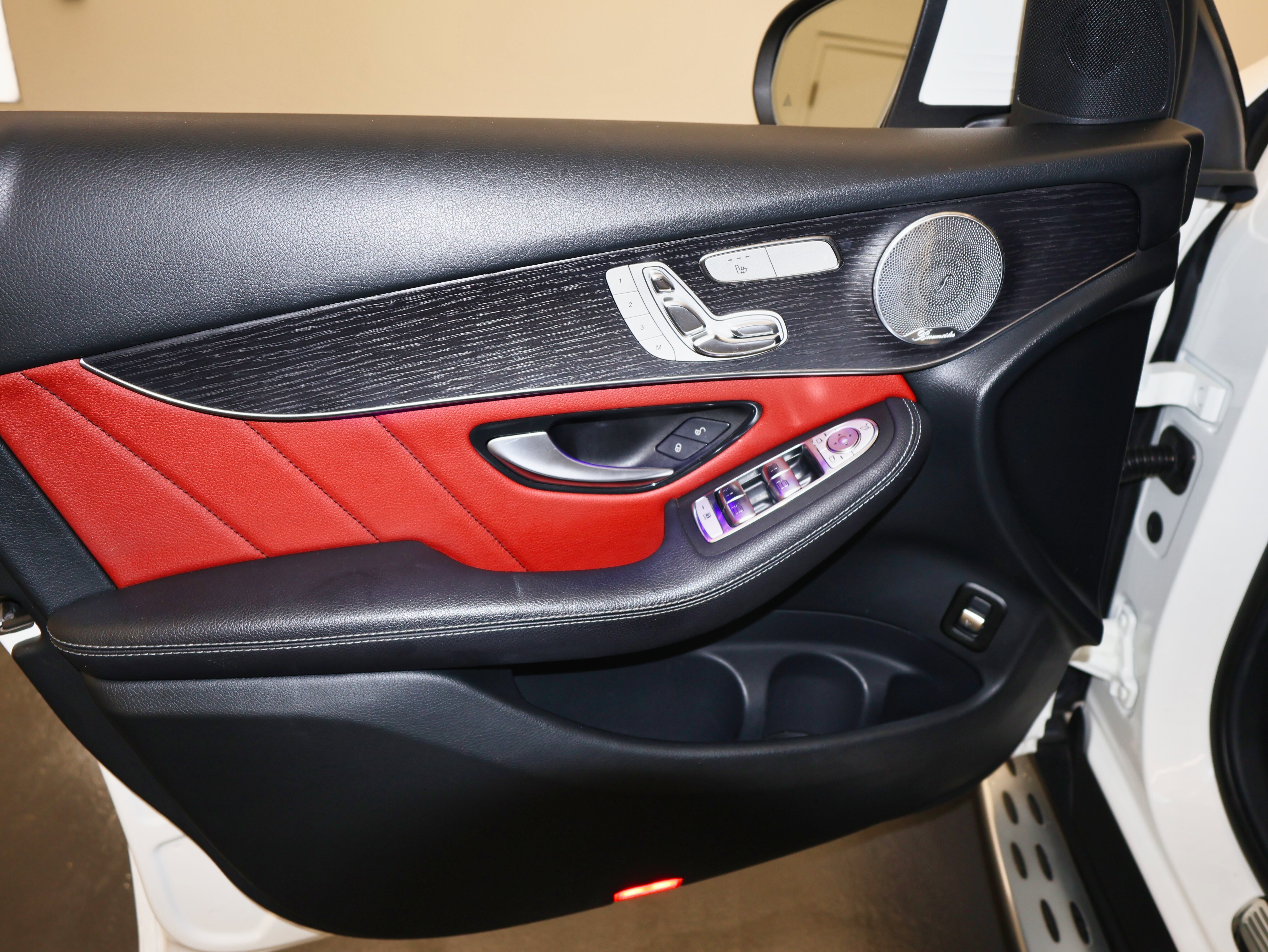 Used 2020 Mercedes-Benz GLC 300 4MATIC Coupe image 20