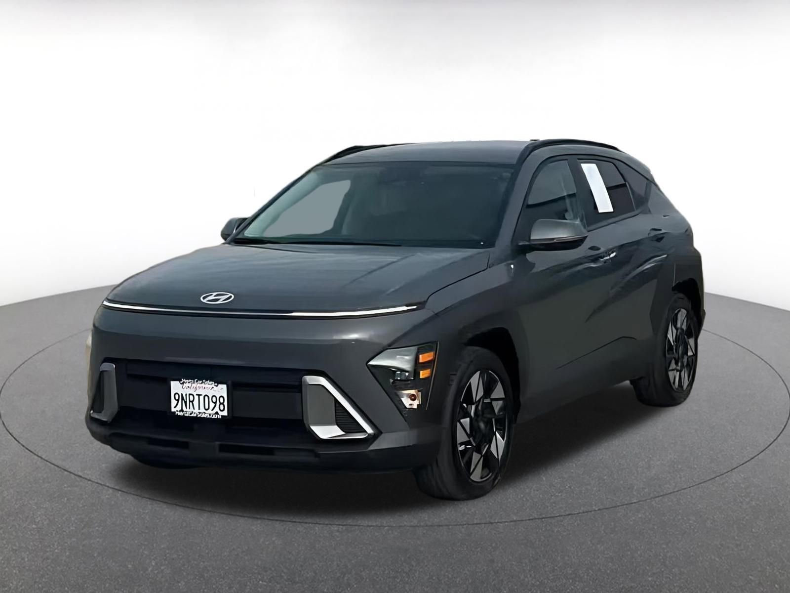 Used 2025 Hyundai Kona SEL image 4