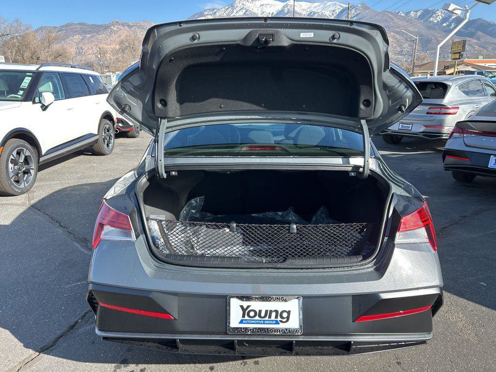 New 2026 Hyundai Elantra SEL Sport Premium image 24