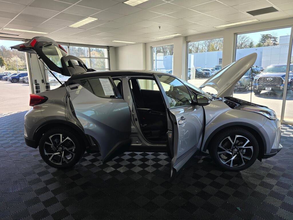 Used 2020 Toyota C-HR XLE image 17