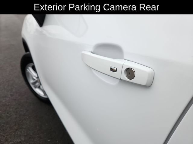 Used 2022 Chevrolet Trax LT w/ LT Convenience Package image 19