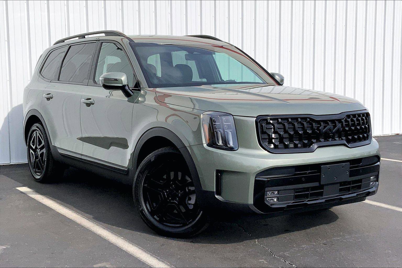 Used 2025 Kia Telluride SX Prestige X-Line image 2