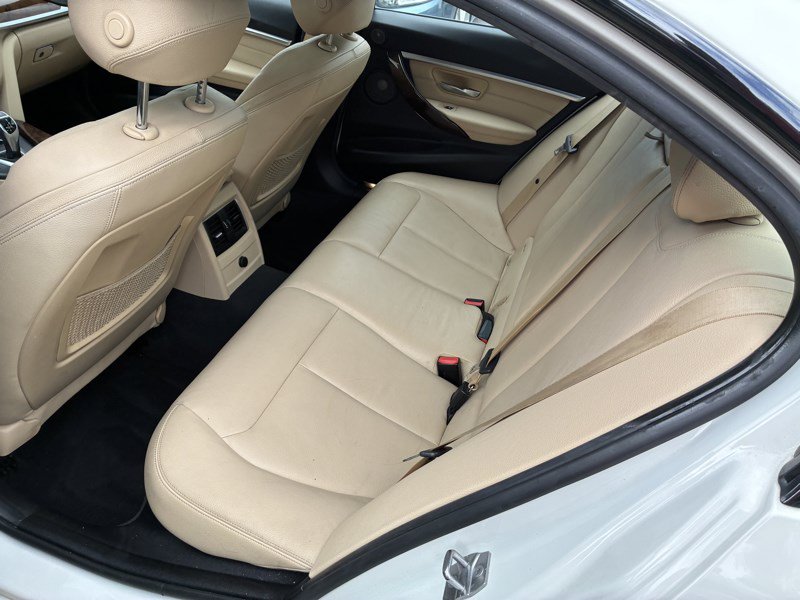 Used 2018 BMW 340i Sedan w/ Premium Package RWD image 19