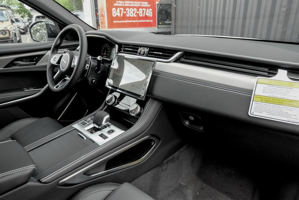 New 2026 Jaguar F-PACE R-Dynamic S image 21