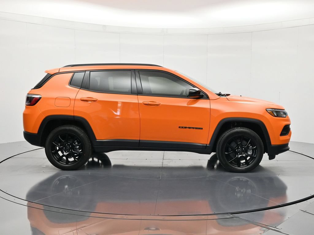 New 2026 Jeep Compass Latitude AWD/4WD image 4