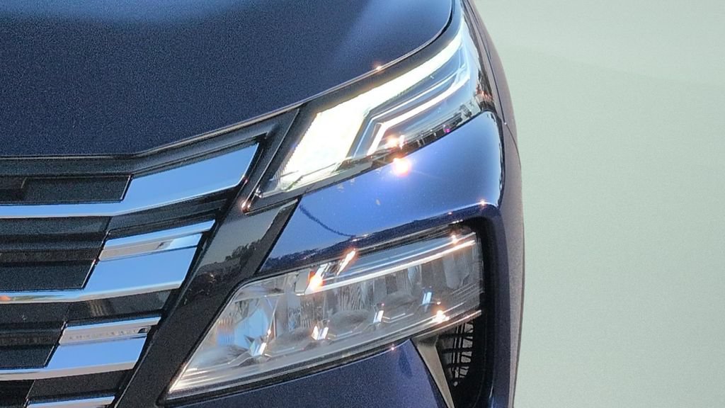 Certified 2025 Nissan Rogue Platinum FWD image 27