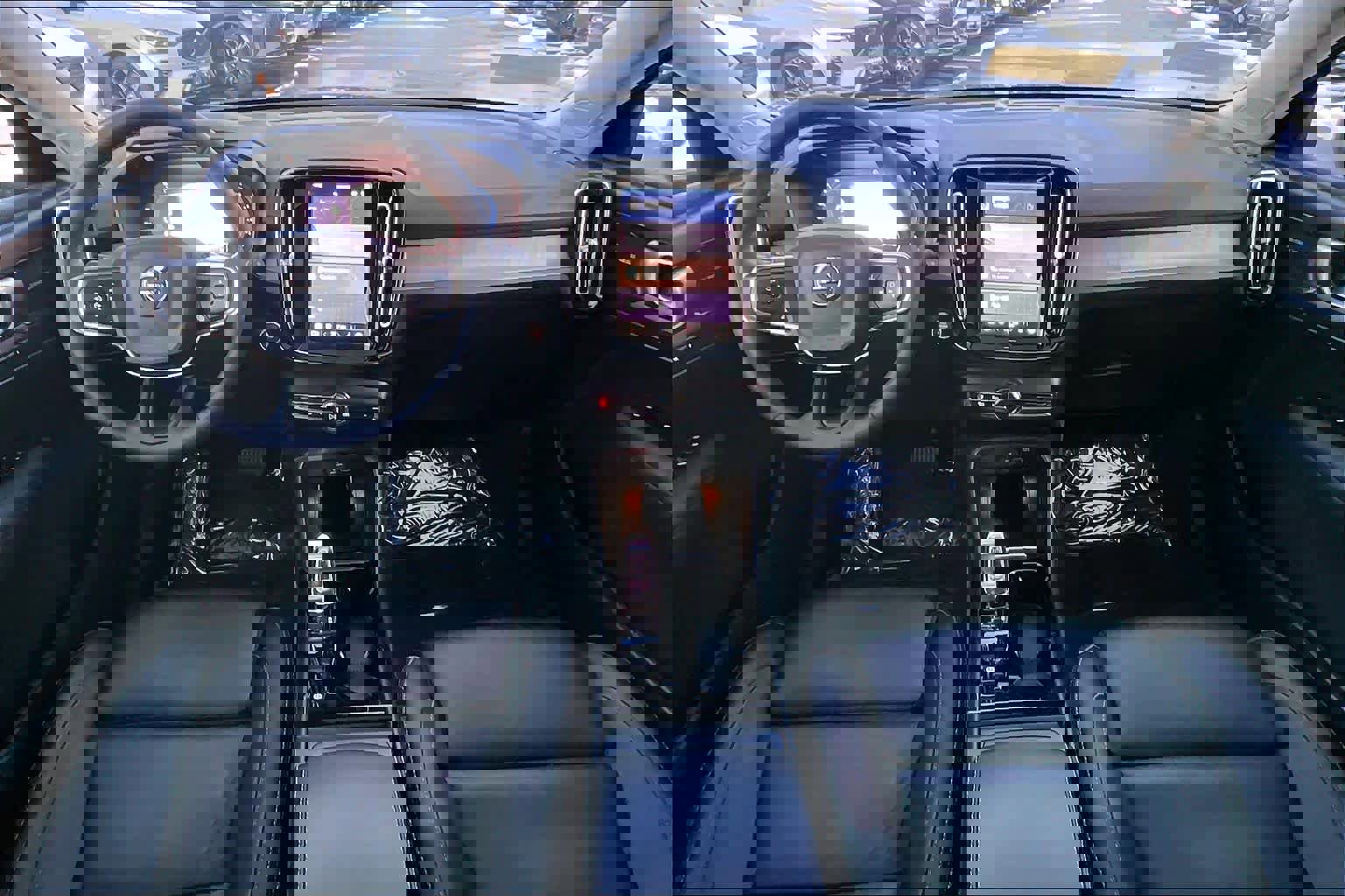 Certified 2024 Volvo XC40 B5 Plus w/ Protection Package Premier image 12