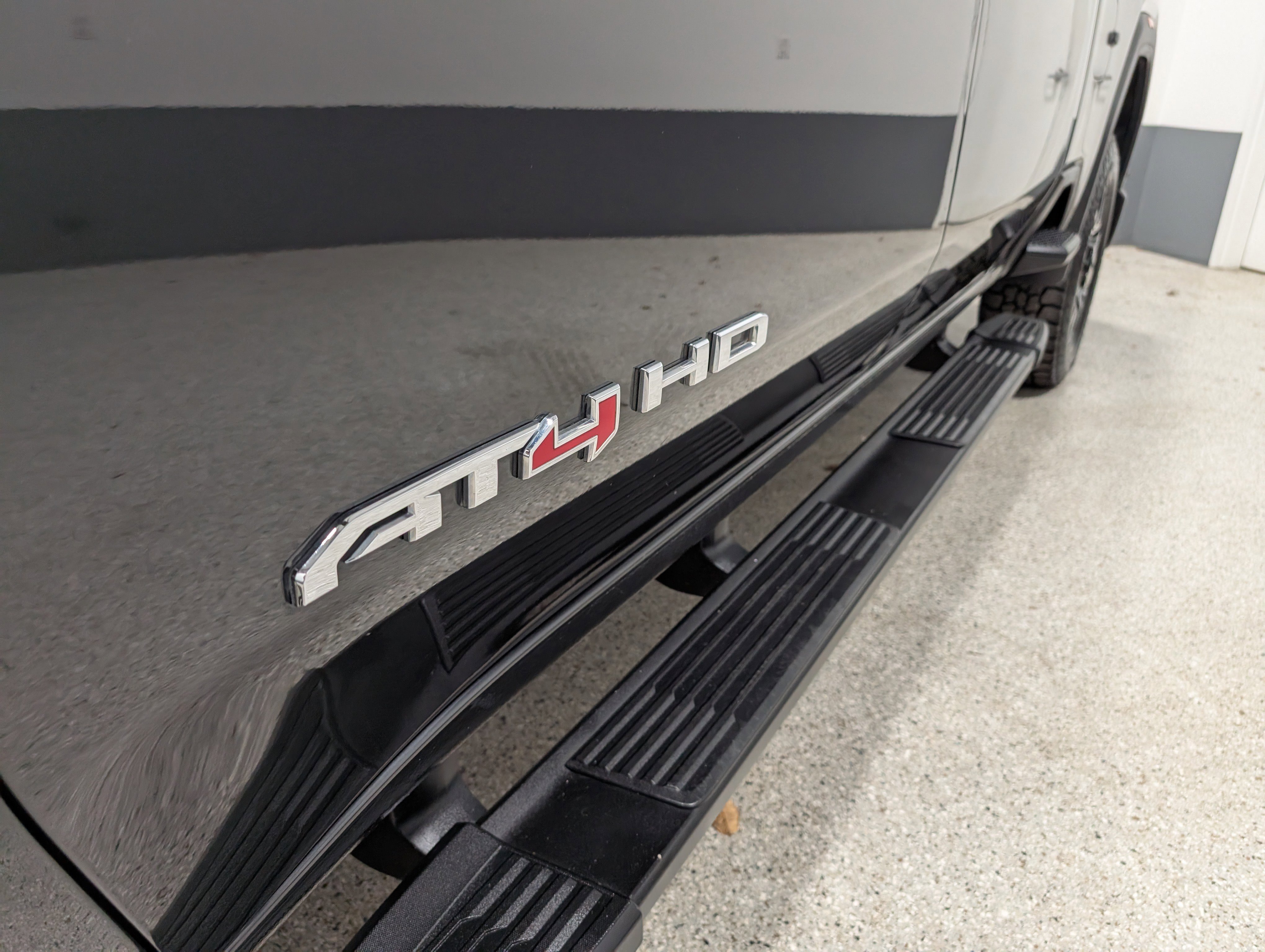 Used 2020 GMC Sierra 2500 AT4 w/ AT4 Premium Package image 9