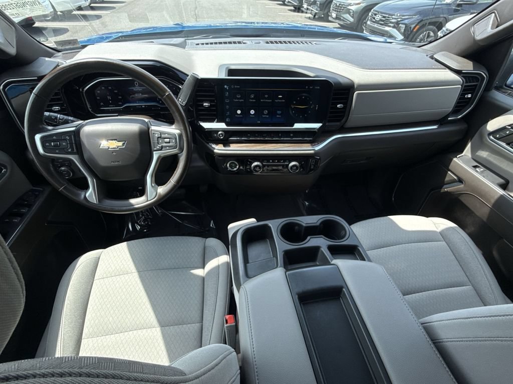 Used 2022 Chevrolet Silverado 1500 LT AWD/4WD image 23
