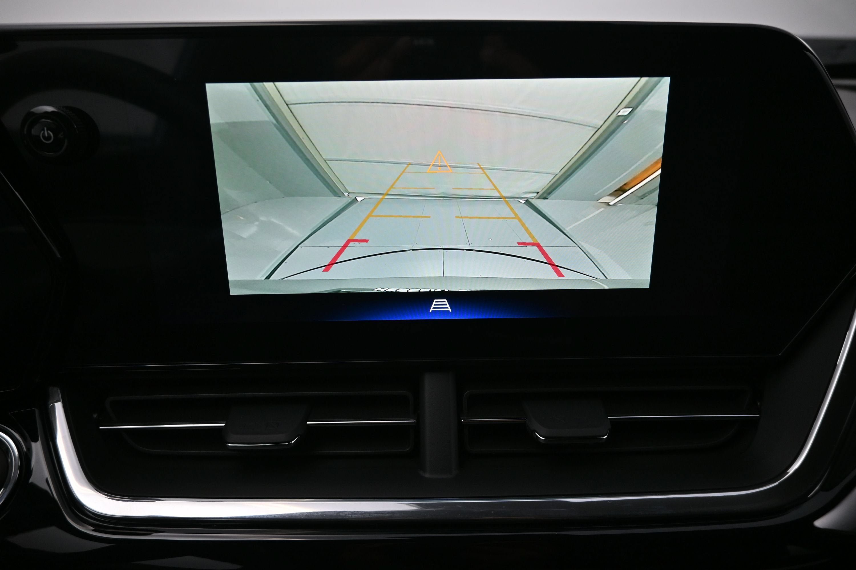 New 2026 Chevrolet Trax RS w/ Sunroof Package FWD image 18