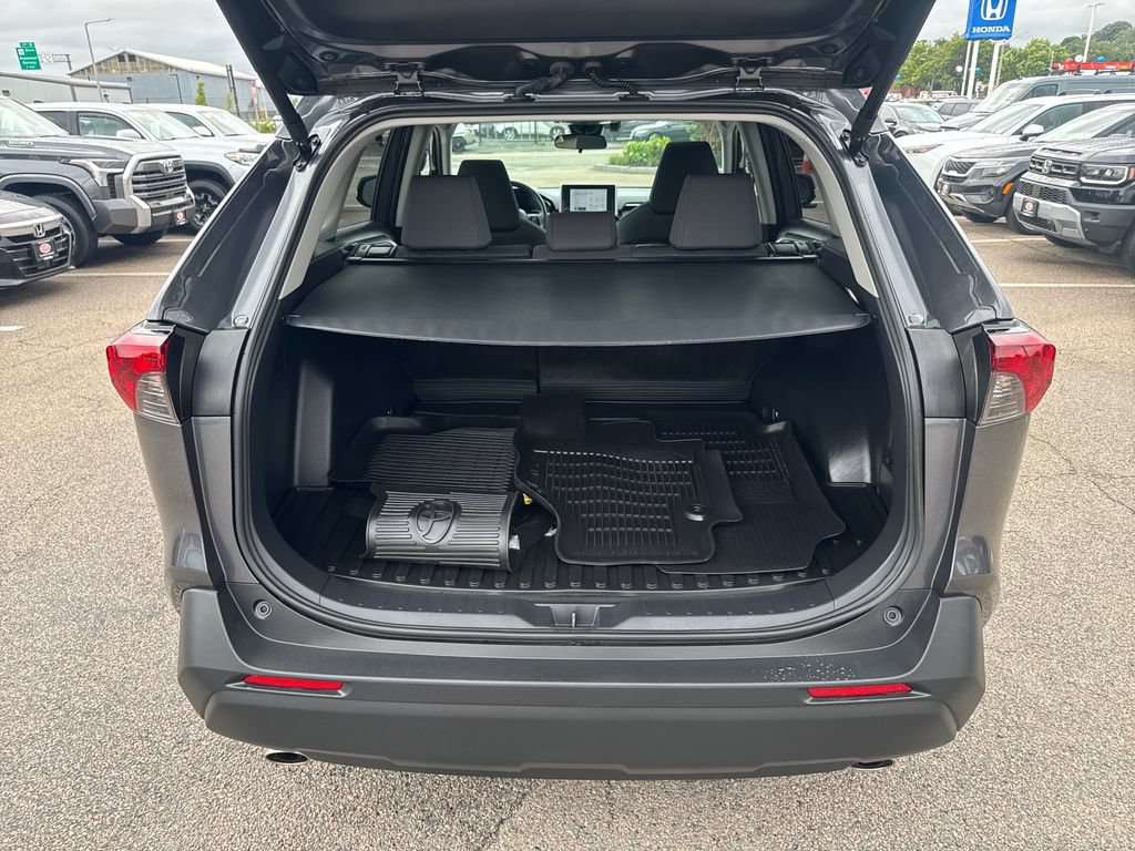 Used 2025 Toyota RAV4 XLE w/ Convenience Package AWD/4WD image 7