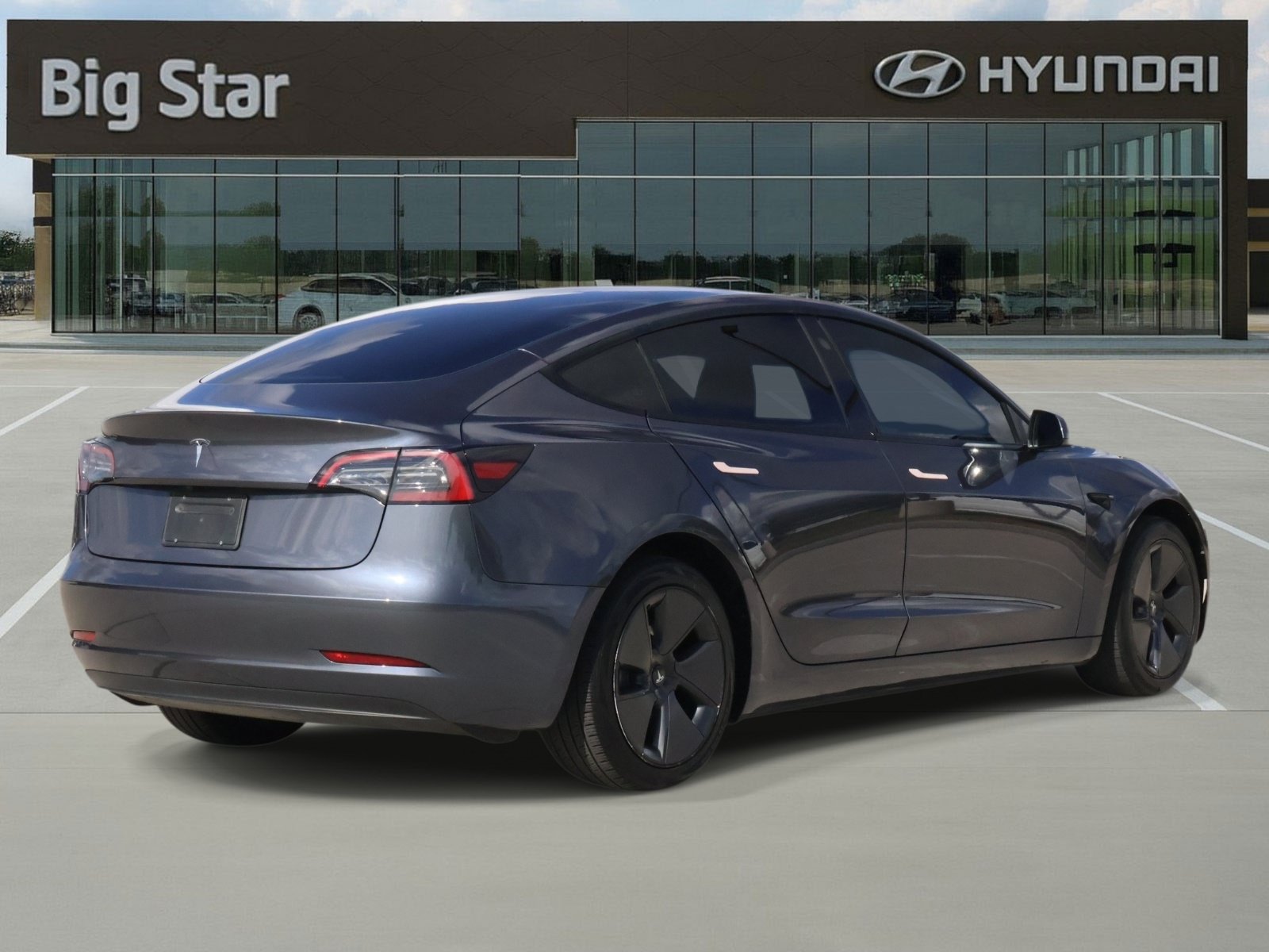 Used 2023 Tesla Model 3 Standard Range RWD image 4