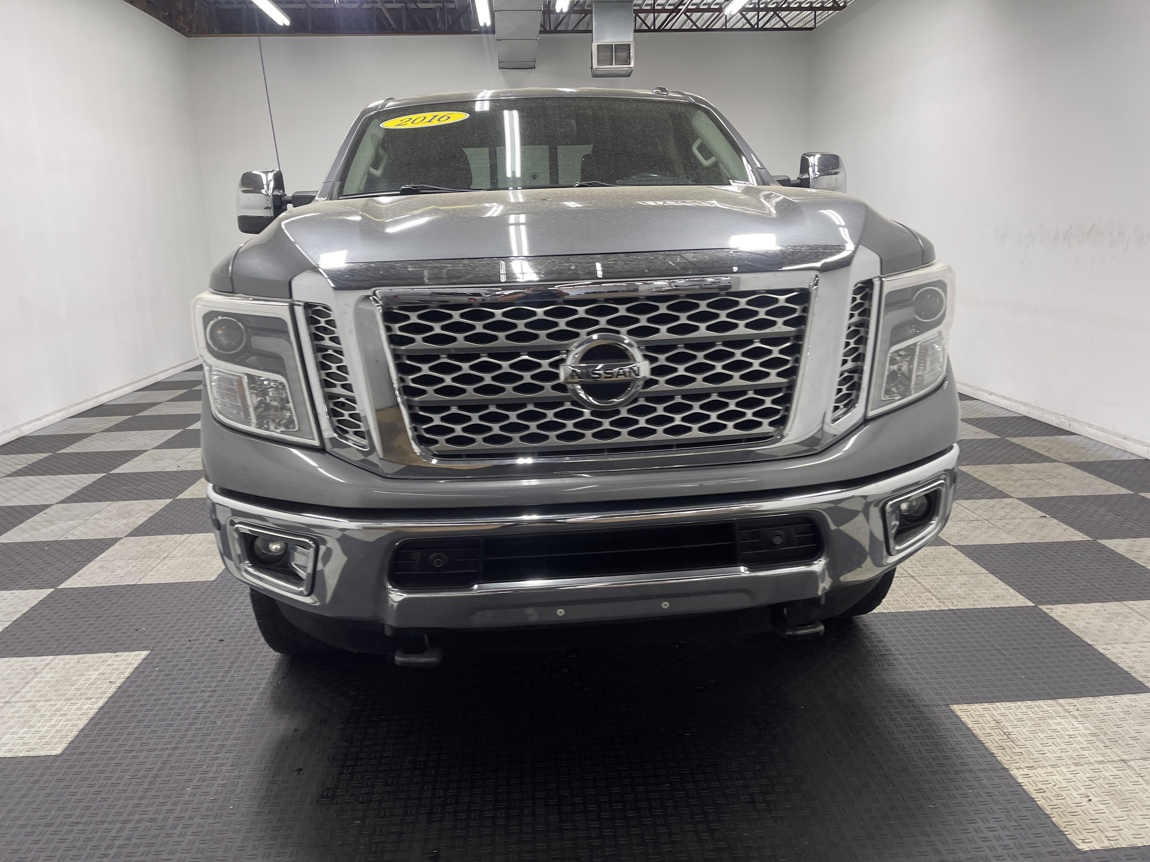 Used 2016 Nissan Titan SL AWD/4WD image 7