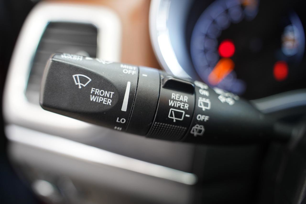Used 2020 Jeep Grand Cherokee Summit AWD/4WD image 14