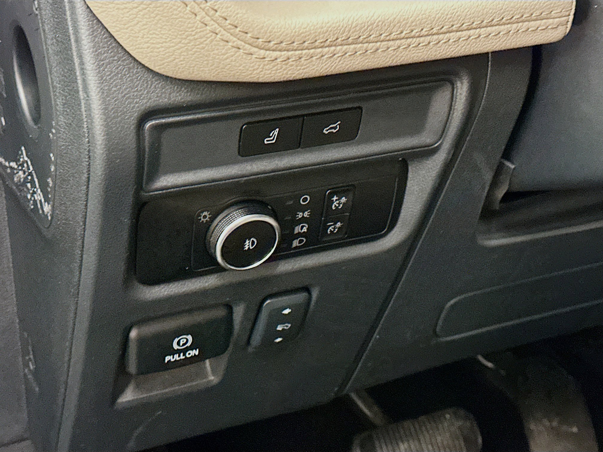 Used 2023 Ford Expedition Limited image 17