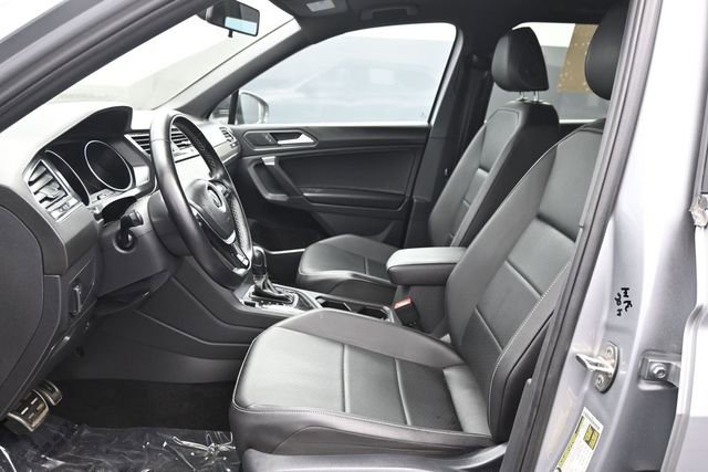 Used 2021 Volkswagen Tiguan SE R-Line FWD image 11