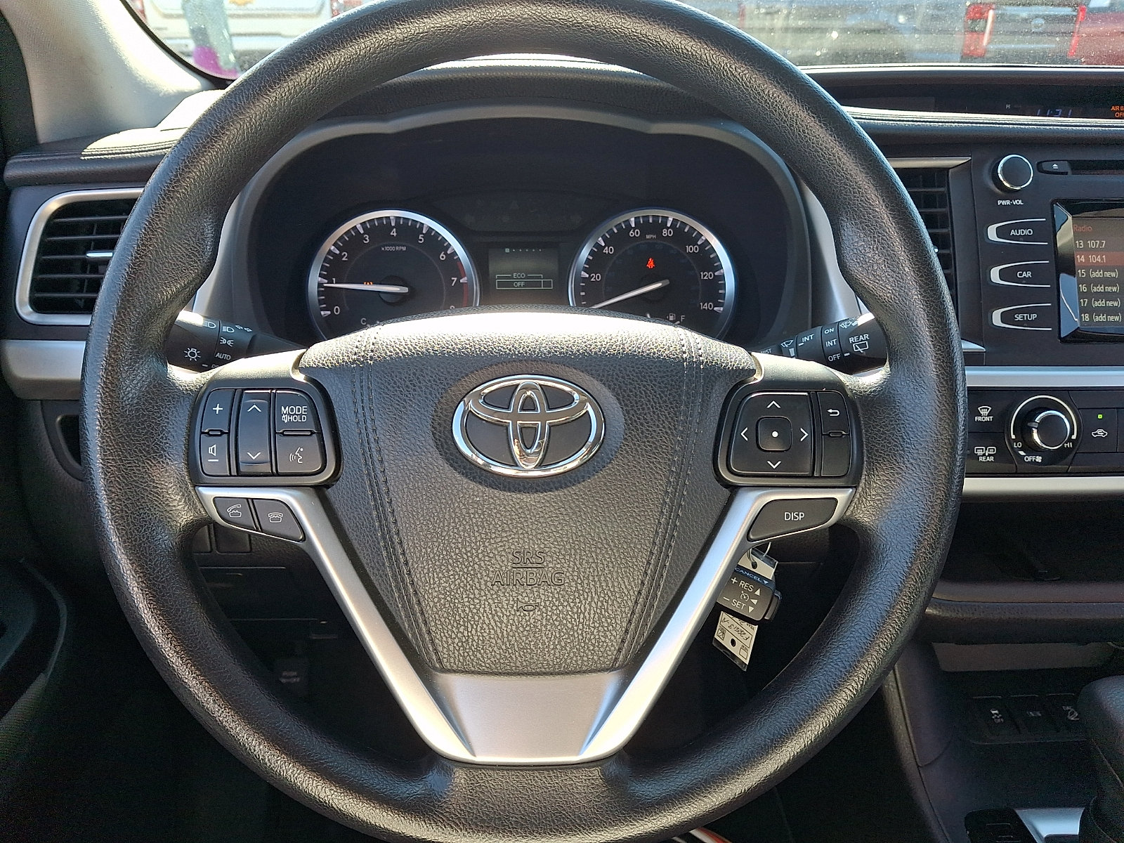 Used 2016 Toyota Highlander LE AWD/4WD image 25