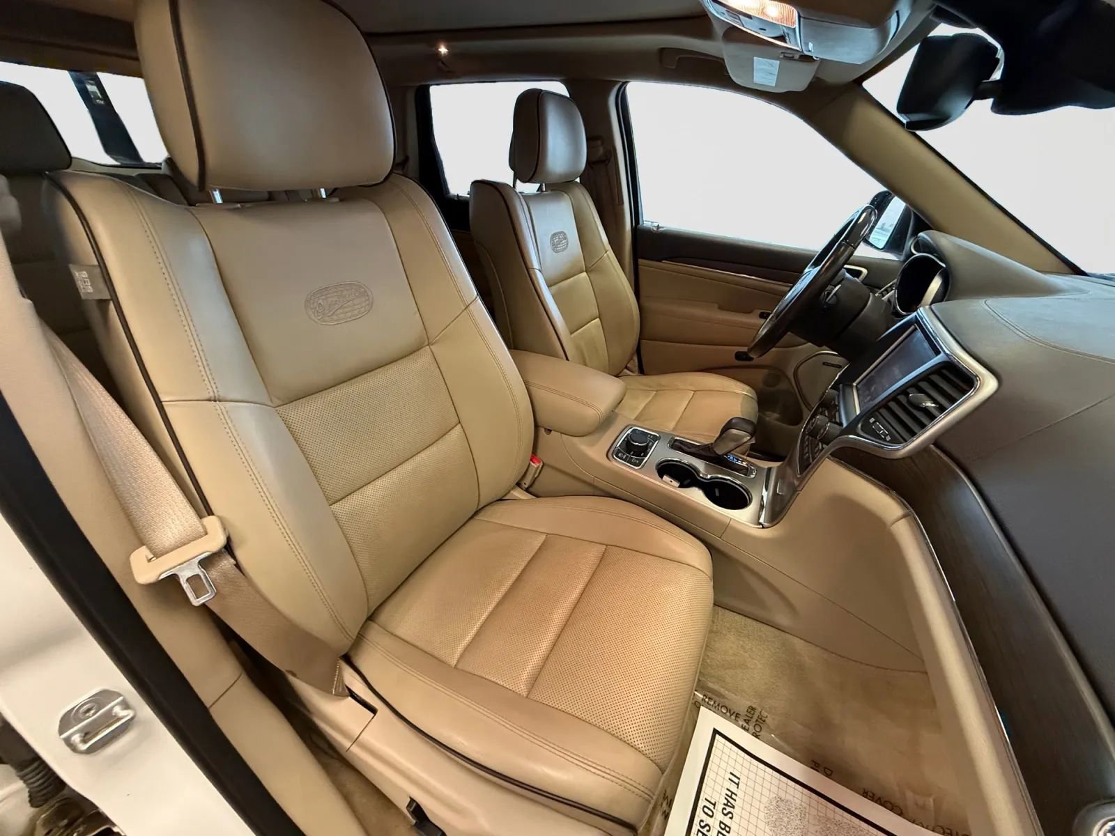 Used 2016 Jeep Grand Cherokee Overland w/ Advanced Technology Group AWD/4WD image 58