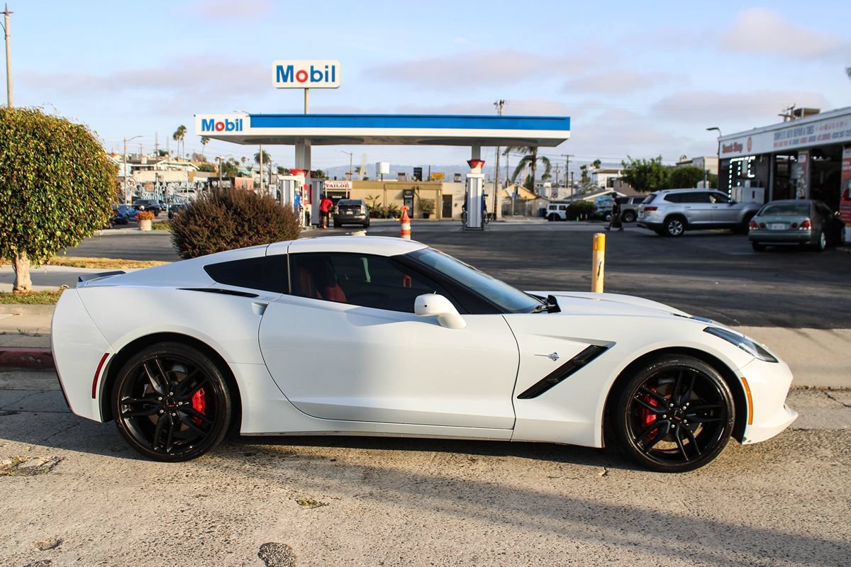 Used 2019 Chevrolet Corvette Stingray Coupe w/ 1LT RWD image 42