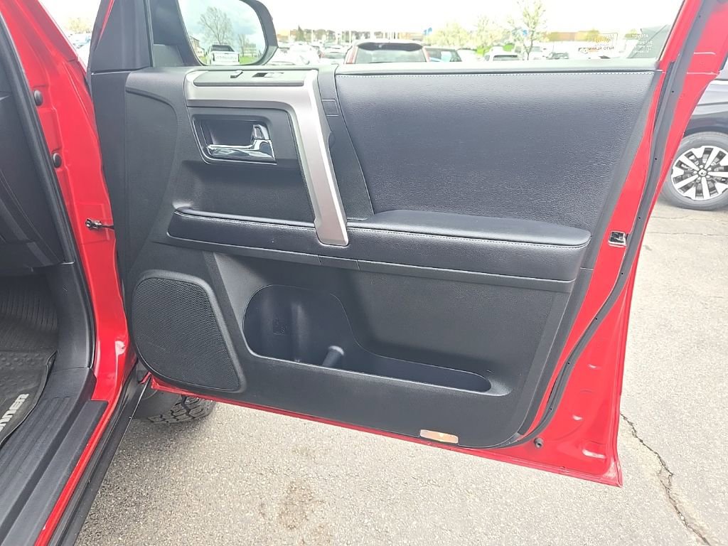 Used 2018 Toyota 4Runner SR5 Premium image 30