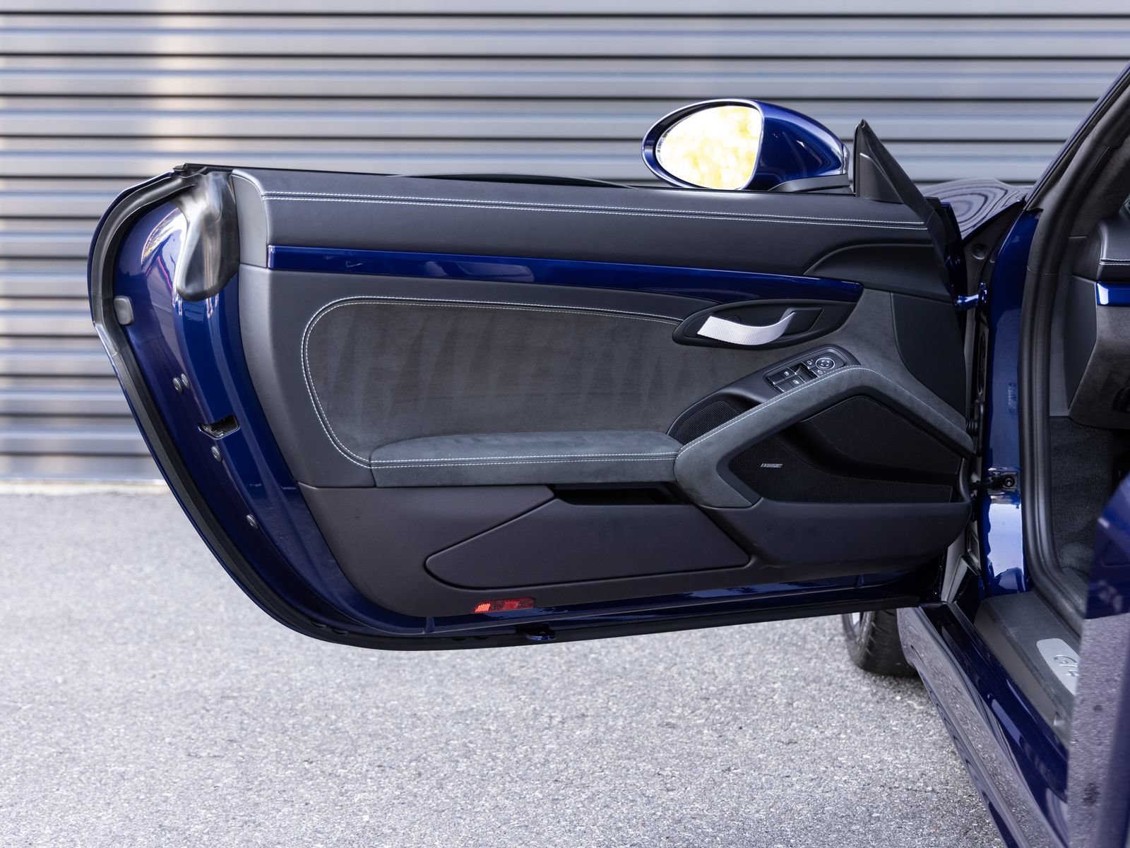Certified 2021 Porsche 718 Cayman GT4 RWD image 20