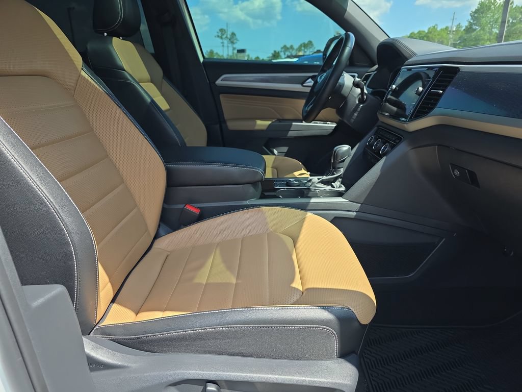 Used 2023 Volkswagen Atlas Cross Sport SEL Premium R-Line AWD/4WD image 33
