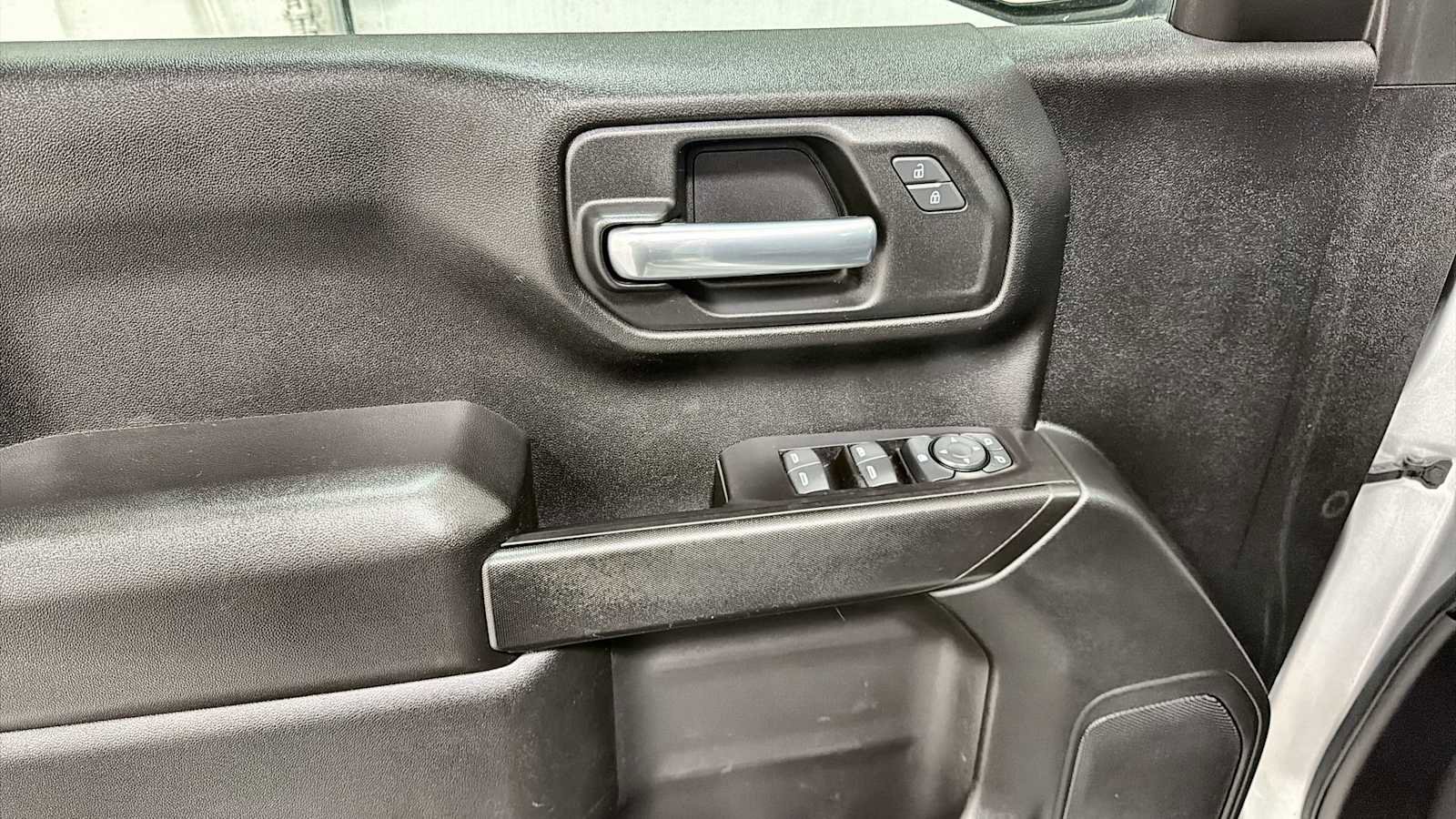 Used 2021 Chevrolet Silverado 1500 Custom w/ Safety Confidence Package AWD/4WD image 15