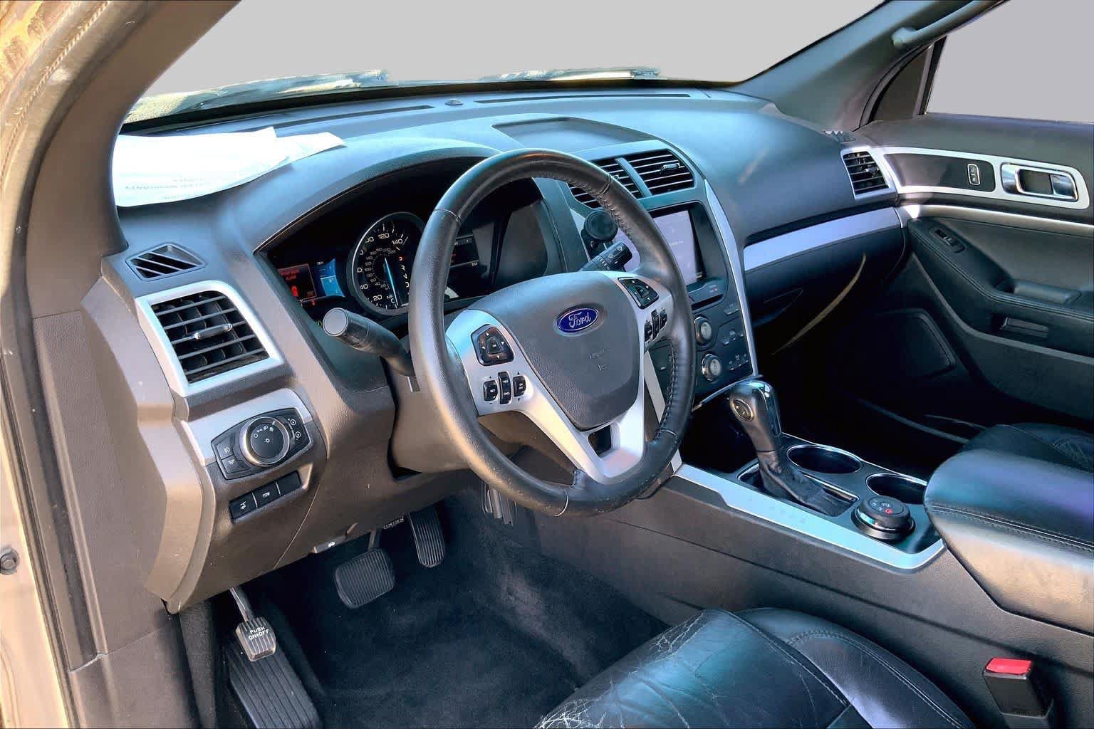 Used 2012 Ford Explorer XLT AWD/4WD image 14