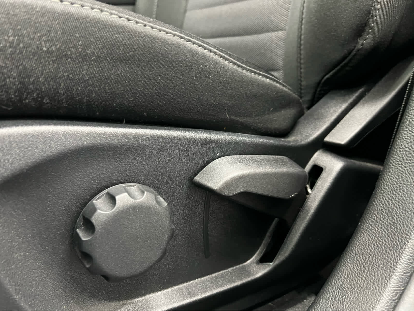 Used 2024 Ford Edge SE w/ Black Appearance Package image 17