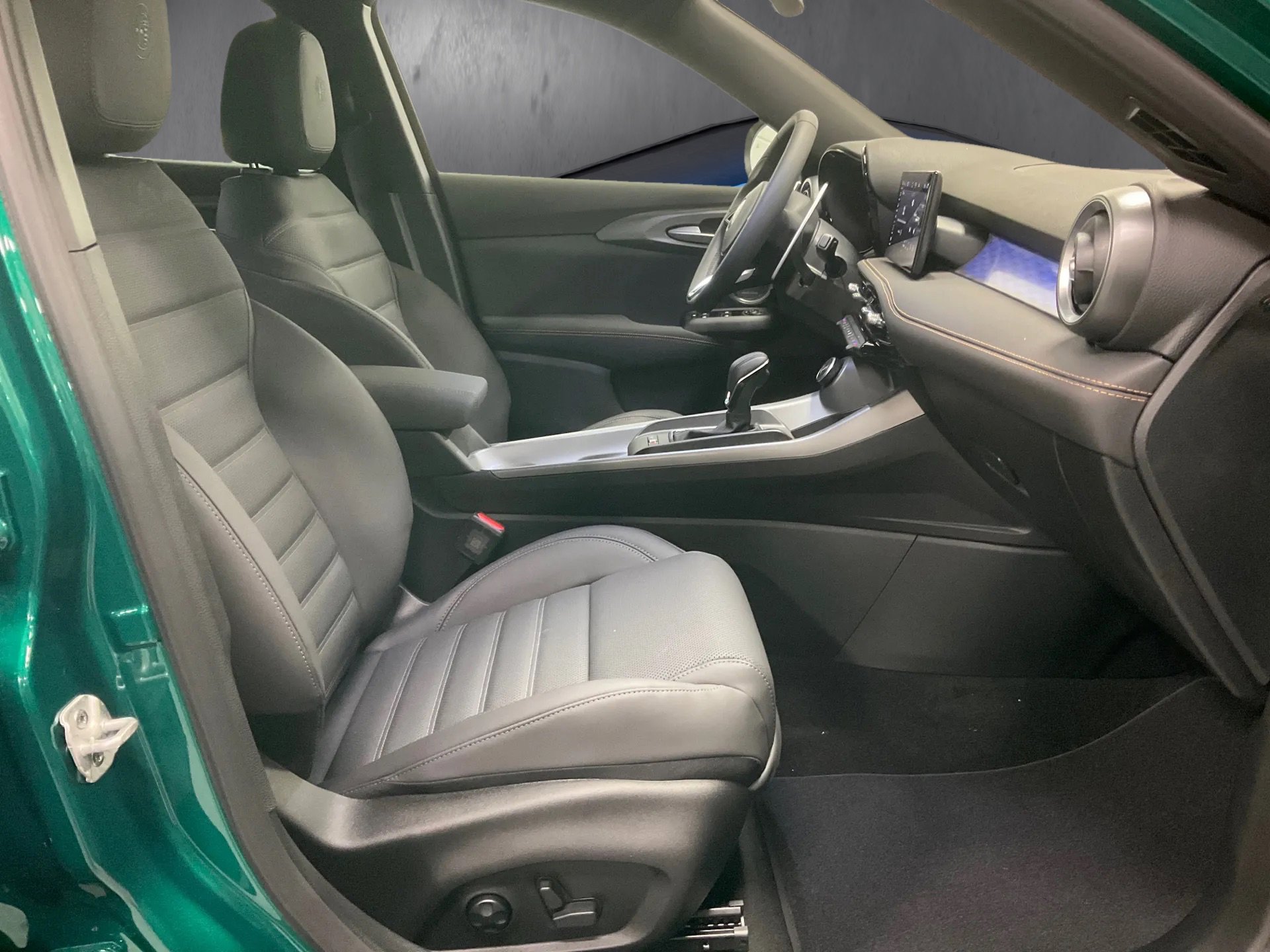 New 2026 Alfa Romeo Tonale Veloce Sport Utility w/ Quick Order Package 23H Volce image 11