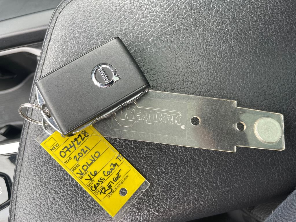 Used 2021 Volvo V60 T5 Cross Country w/ Climate Package image 29