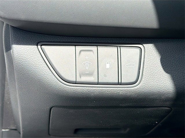 Used 2022 Genesis G70 2.0T image 10