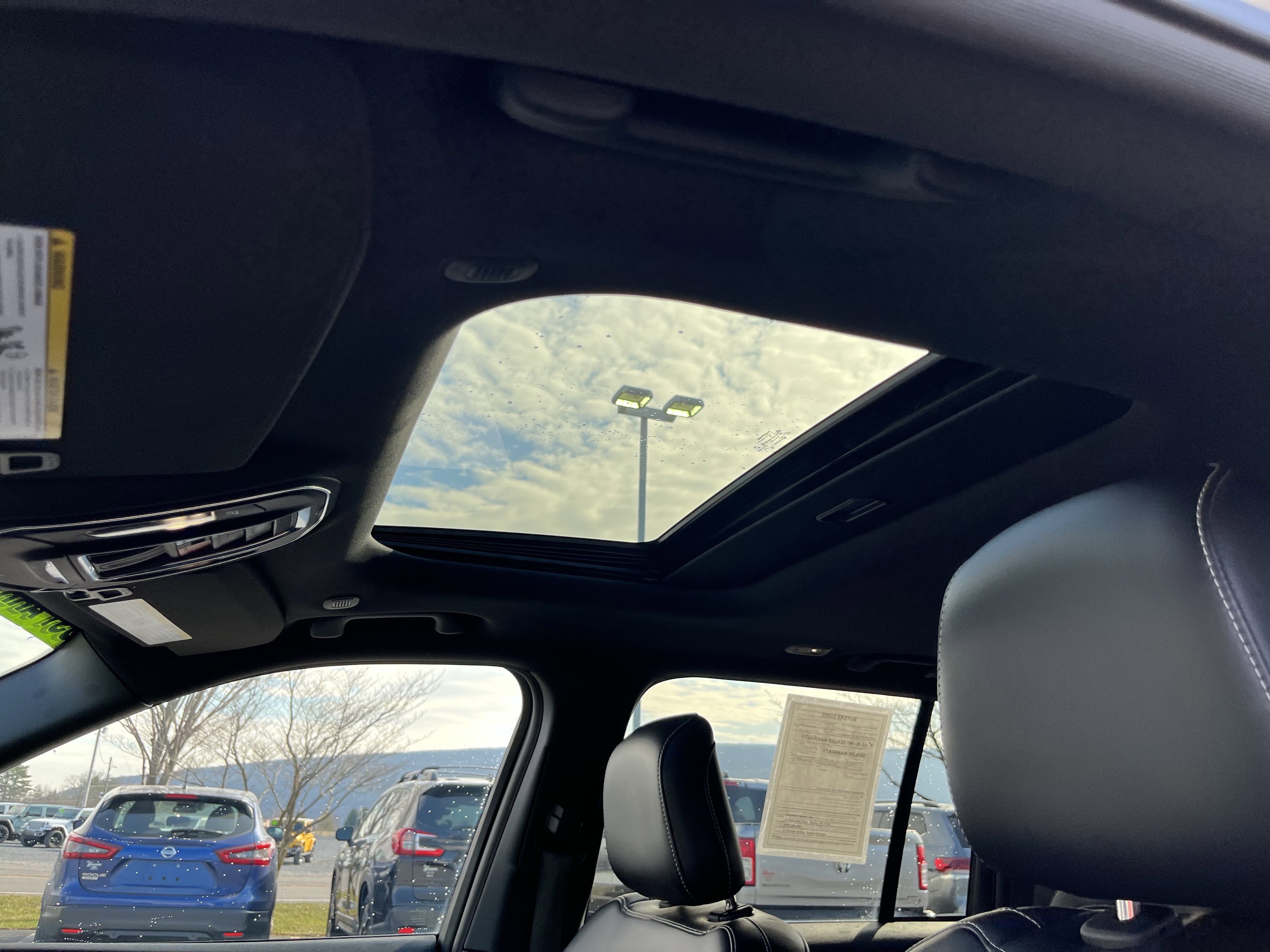 Used 2023 Jeep Grand Cherokee Altitude image 21