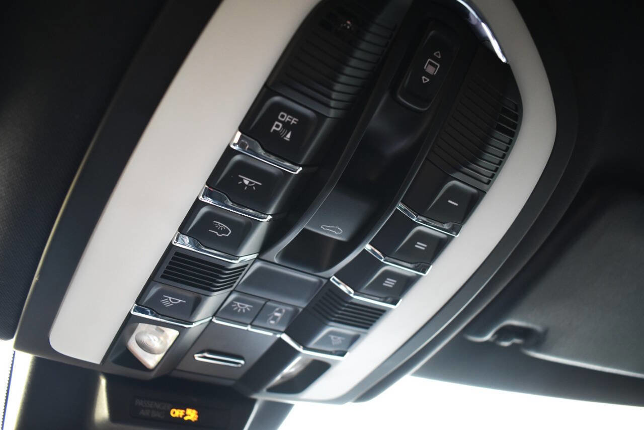 Used 2017 Porsche Macan AWD/4WD image 63