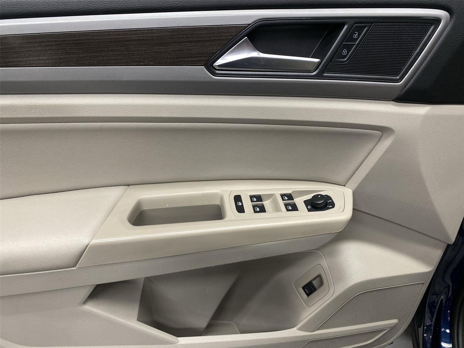 Used 2020 Volkswagen Atlas SEL image 19