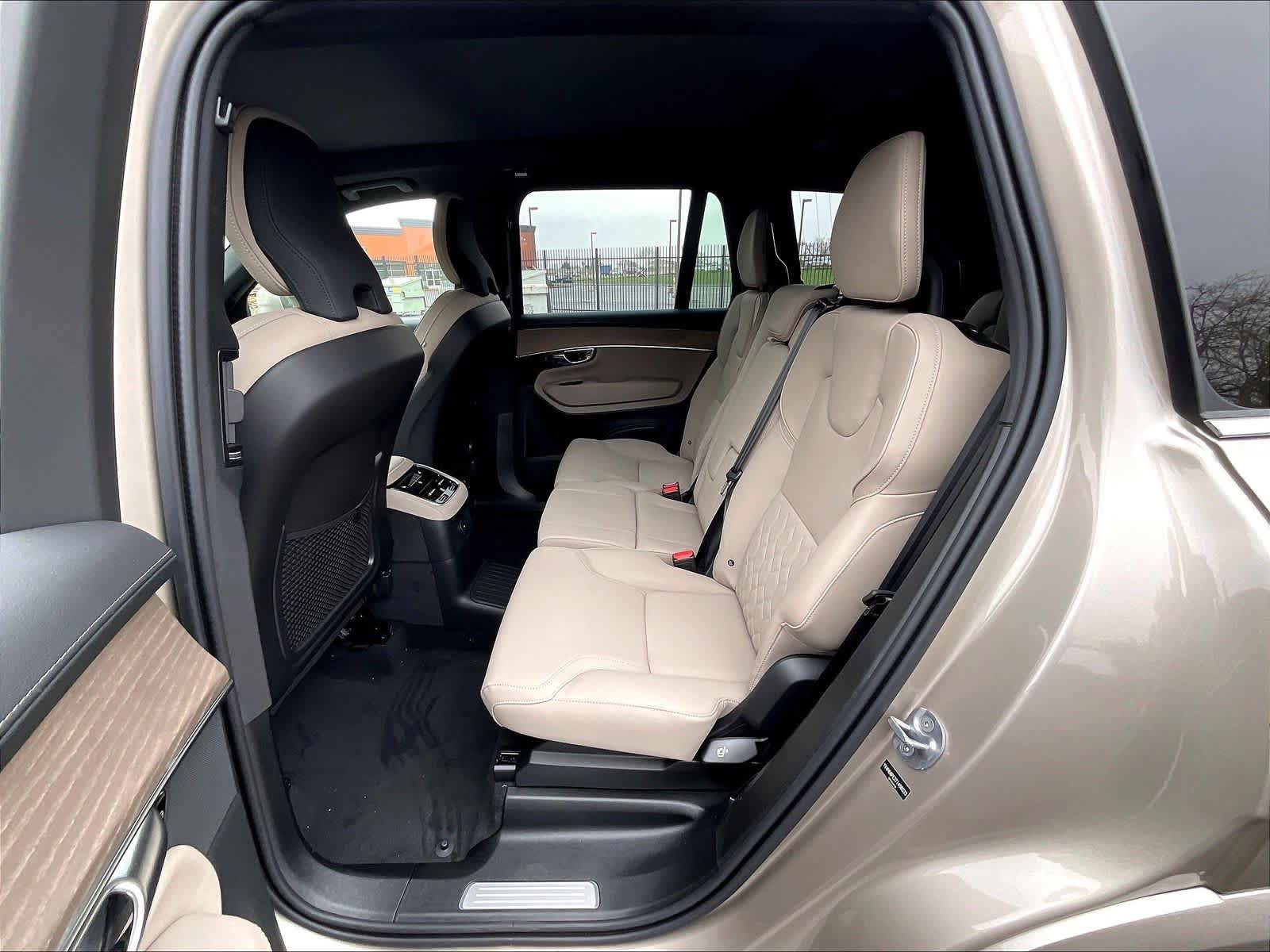 New 2026 Volvo XC90 T8 Plus w/ Protection Package AWD/4WD image 12